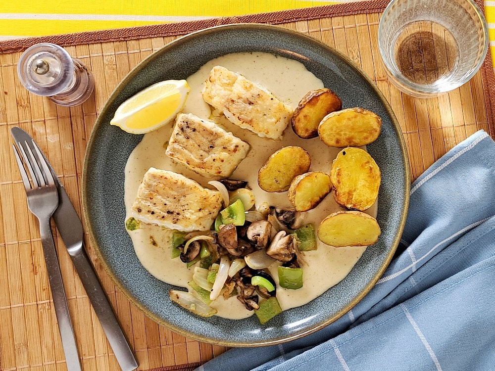 Gebratenes Fischfilet mit Zitronensauce Gebratenes Fischfilet mit Zitronensauce