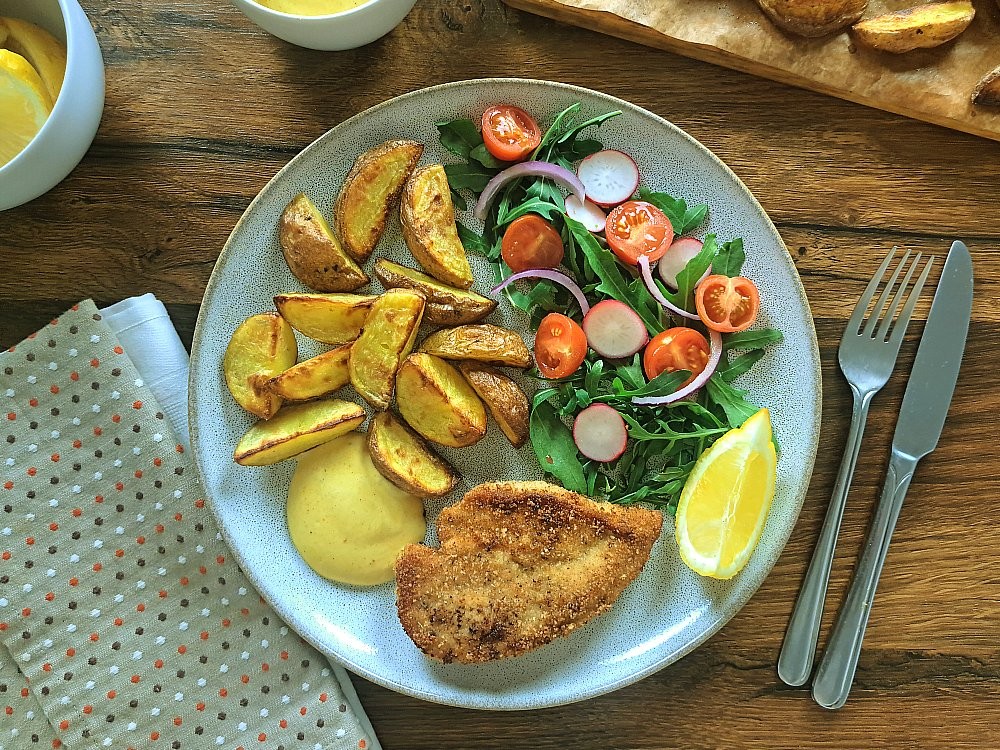 Hähnchenschnitzel und süße Currycreme