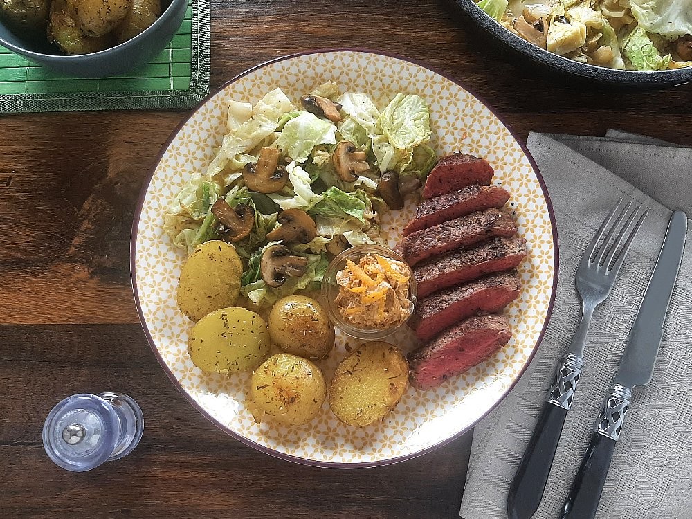 Pfeffersteak mit Bratkartoffeln (Abo-Premium-Gericht)