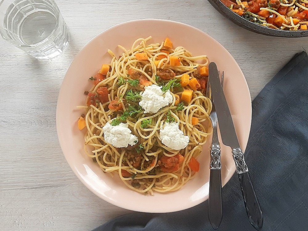 Spaghetti mit Linsengemüse dazu Ricottacreme 
