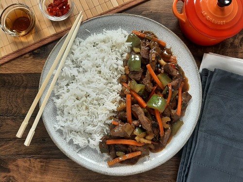Asiatisches Rindfleisch Szechuan Art mit Basmatireis