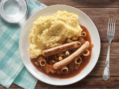 Bratwurst mit Porree-Sauce