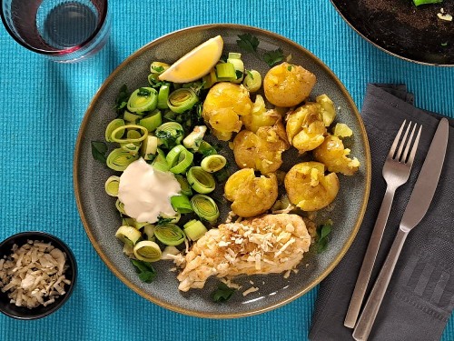 Bratfisch mit smashed Butter-Potatoes (Abo-Premium-Gericht)
