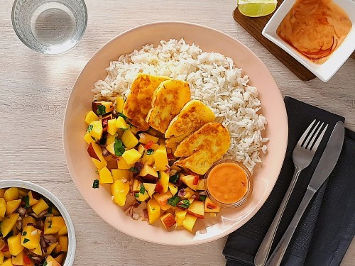 Veganer Grillkäse und Mangosalsa