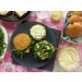 Champignonburger mit Schnittlauch-Mayo, Rucola und kräftigem Käse