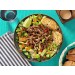 Koreanischer Salat mit Bulgogi-Pork dazu würziges Mayo-Dressing und Brot aus dem Ofen