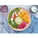 Veggie Teller mit Avocado-Feta-Mash mit Würzpommes, pickled Onions und Joghurtcreme
